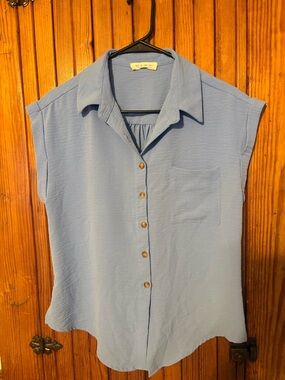 Easy Button-Front Cap Sleeve Blouse - Light Blue